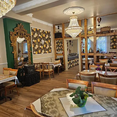 Antique Am Bahndamm Hotel