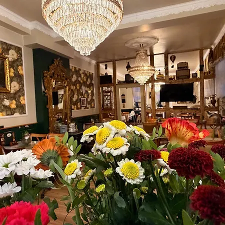 Hotel Antique Am Bahndamm