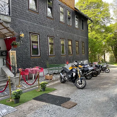 Antique Am Bahndamm Hotel