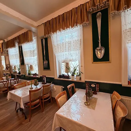 Hotel Antique Am Bahndamm
