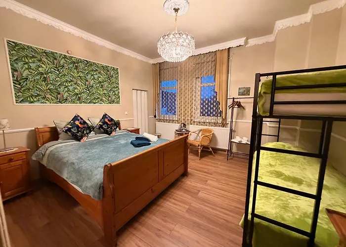 Antique Am Bahndamm *