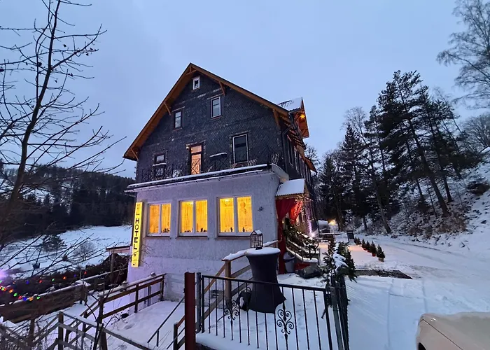 Antique Am Bahndamm *