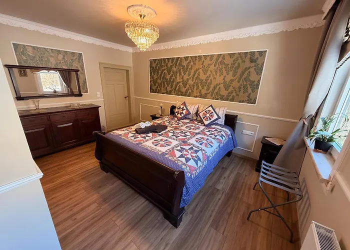 Antique Am Bahndamm Schmiedefeld am Rennsteig