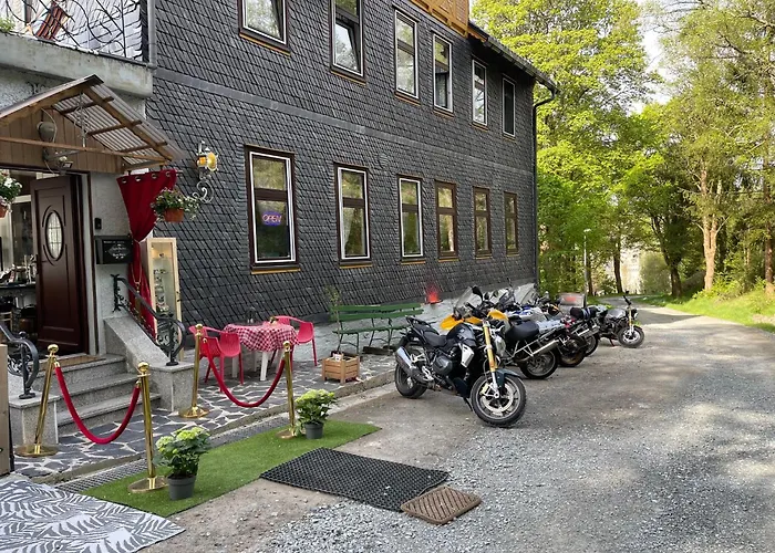 Antique Am Bahndamm Hotel