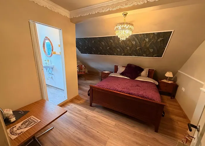 Antique Am Bahndamm Schmiedefeld am Rennsteig