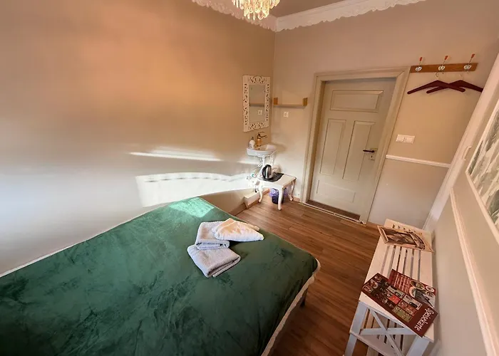 Antique Am Bahndamm *