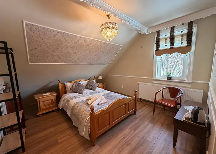 Hotel Antique Am Bahndamm *